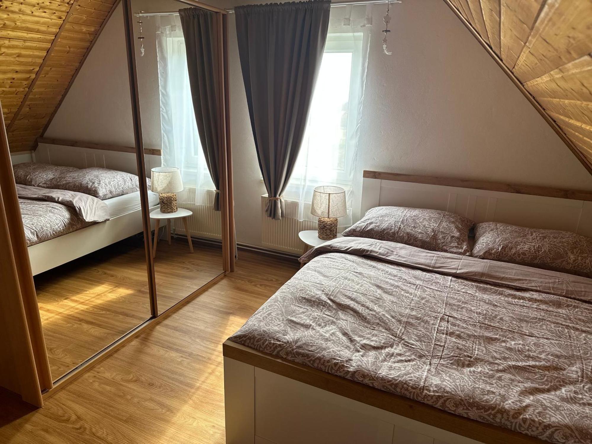 Apartman Jako U Babicky Tisá エクステリア 写真