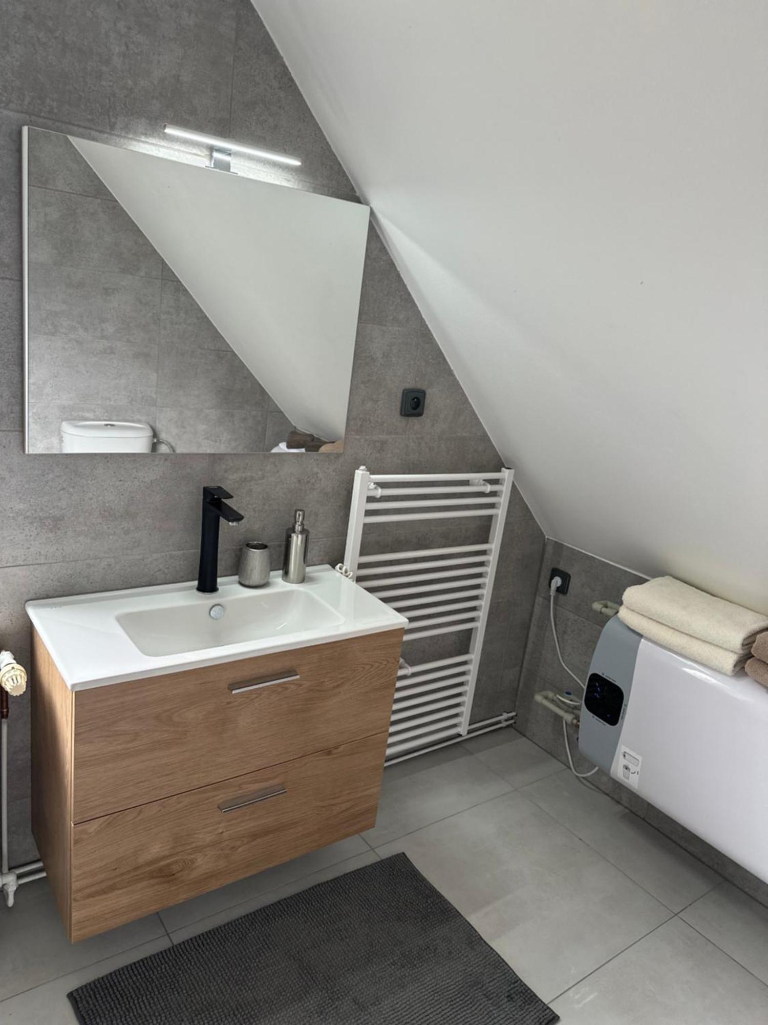 Apartman Jako U Babicky Tisá エクステリア 写真